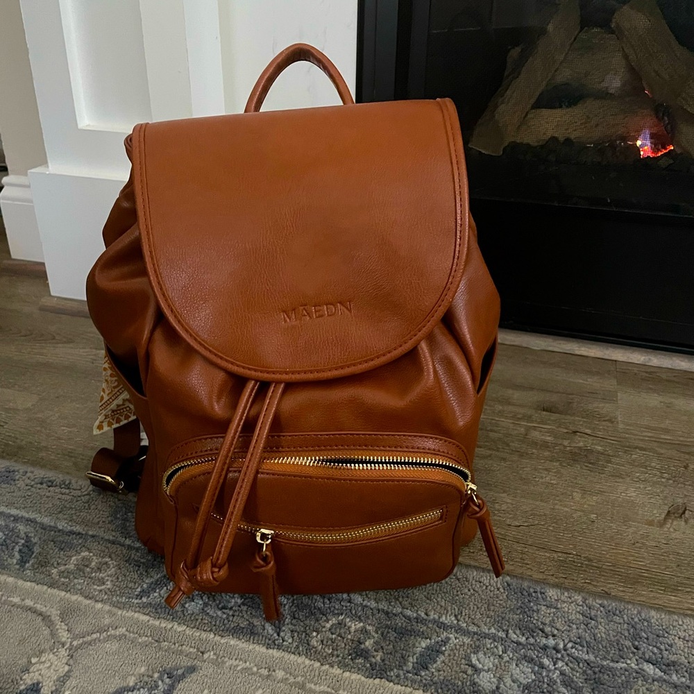 Maedn Drawstring Backpack in Saddle
